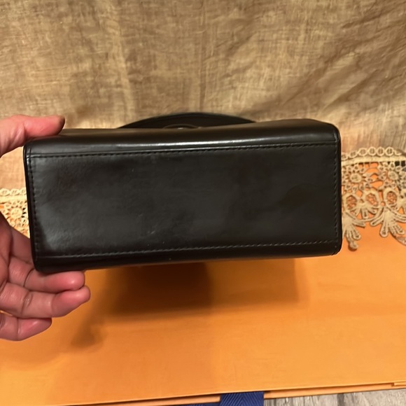 Authentic pre loved black Givenchy - Picture 6 of 8